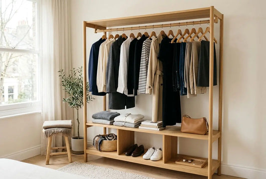 Créer une garde-robe capsule élégante et minimaliste en 2026
