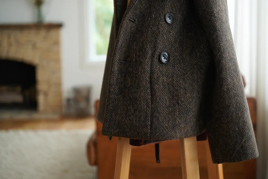 Comment laver un manteau en laine sans l'abîmer : guide complet