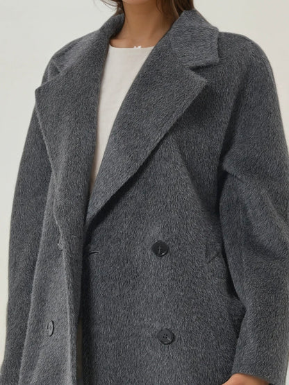 Manteau long en laine et suri